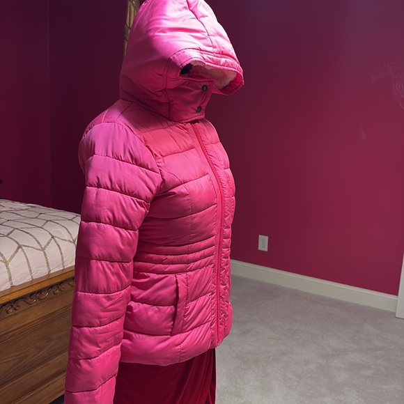 Hollister puffer jacket - Picture 2 of 8